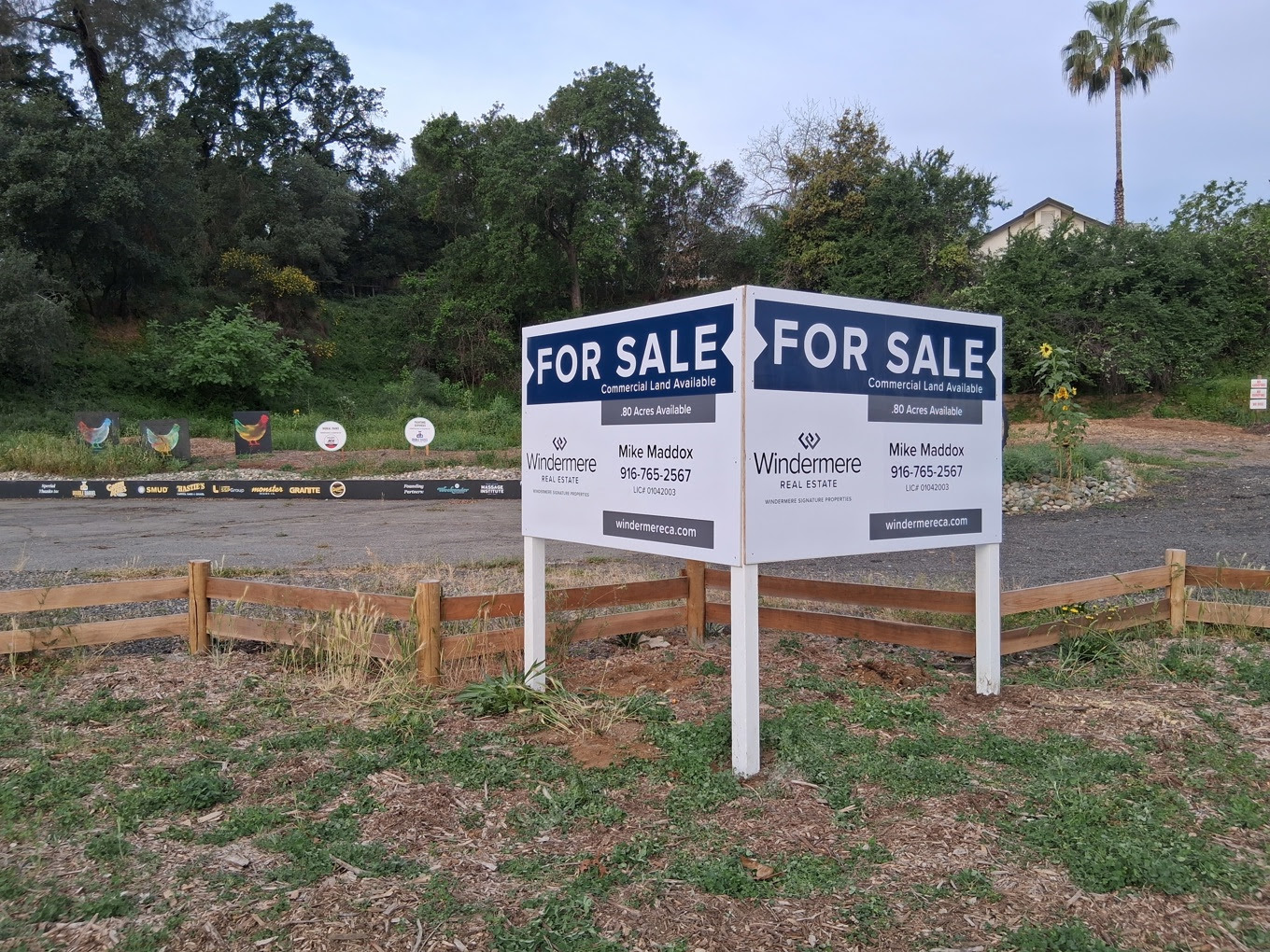 Commercial Three Post Installation (White, Black)